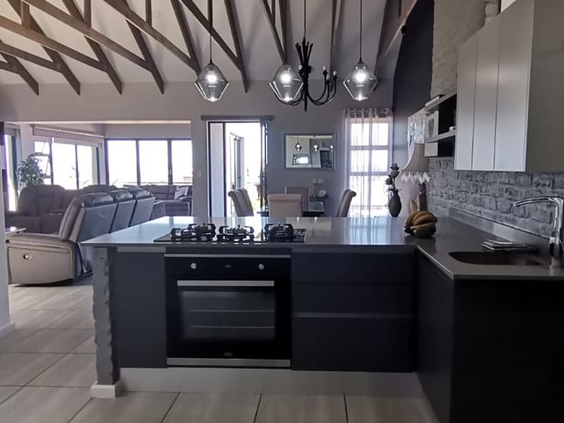 Modern Family Home Offering Comfort, Space & Seamless Flow - Photo 8