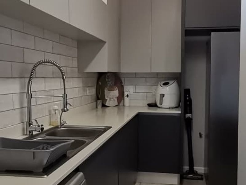 Modern Family Home Offering Comfort, Space & Seamless Flow - Photo 5