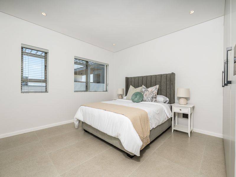 Luxury Living Meets Family Adventure, Hillside Park, Mossel Bay - Photo 4