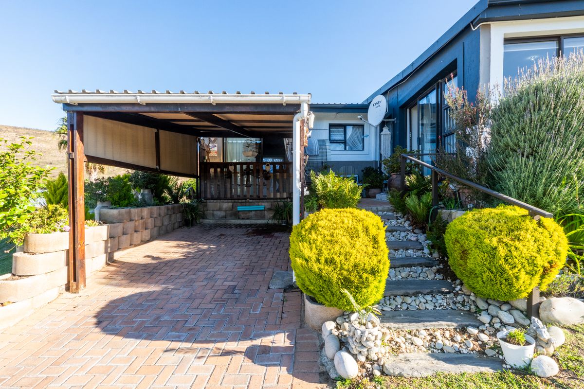 Modern Family Home in Popular Mussel Creek, Island View - Photo 4