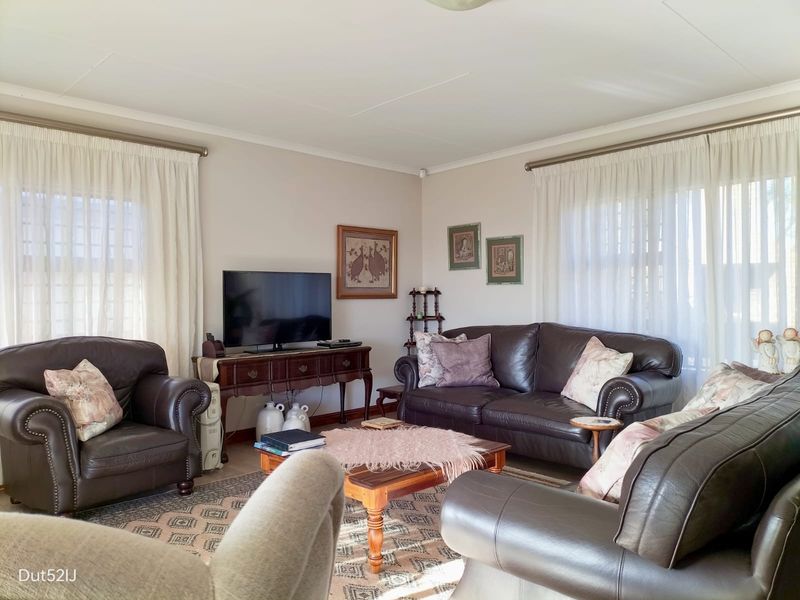 BEAUTIFUL FAMILY HOME WITH SPACIOUS FLATLET IN POPULAR FRAAIUITSIG - Photo 9
