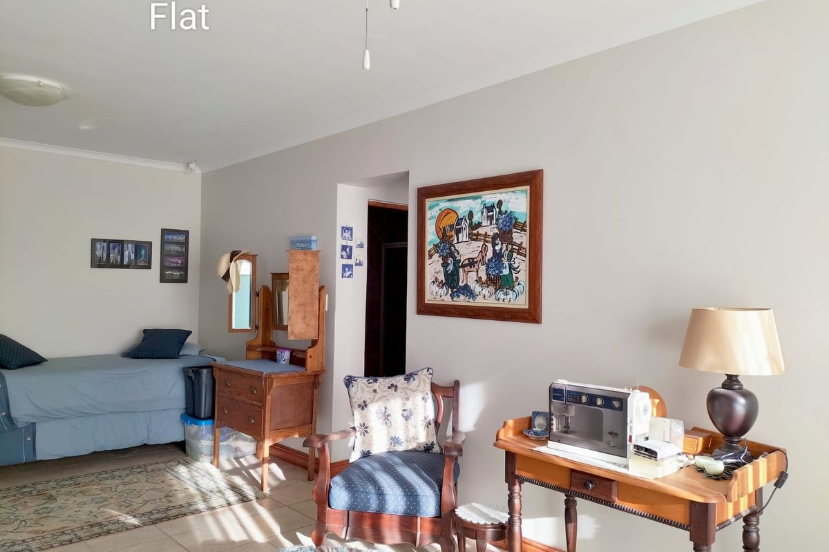BEAUTIFUL FAMILY HOME WITH SPACIOUS FLATLET IN POPULAR FRAAIUITSIG - Photo 5