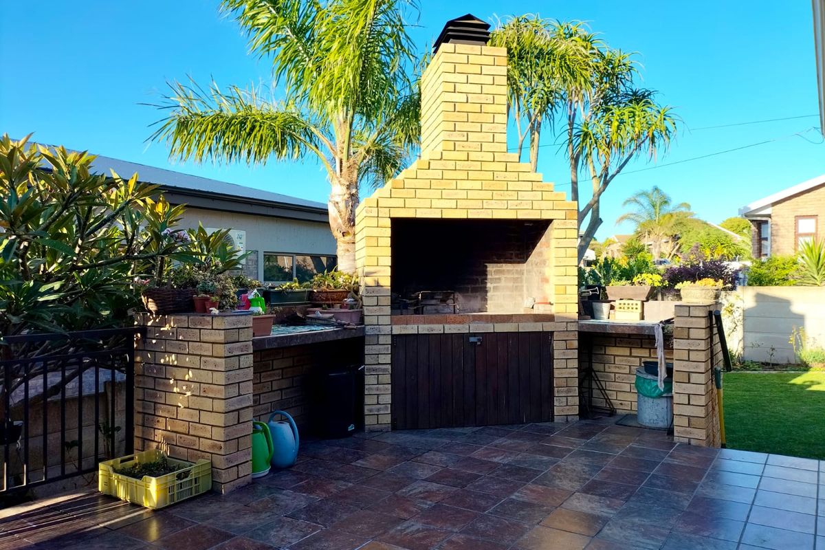 BEAUTIFUL FAMILY HOME WITH SPACIOUS FLATLET IN POPULAR FRAAIUITSIG - Photo 4
