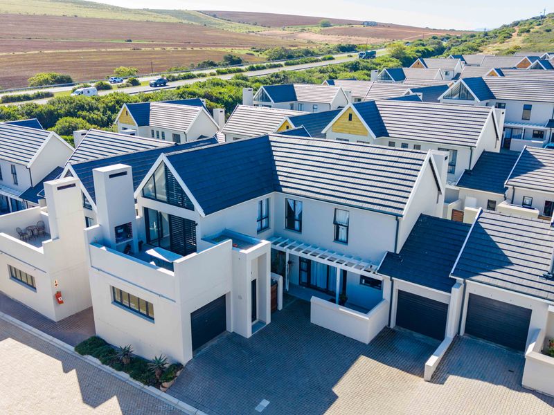 Charming Contemporary Villa in Hartland Lifestyle Estate, Hartenbos - Photo 1