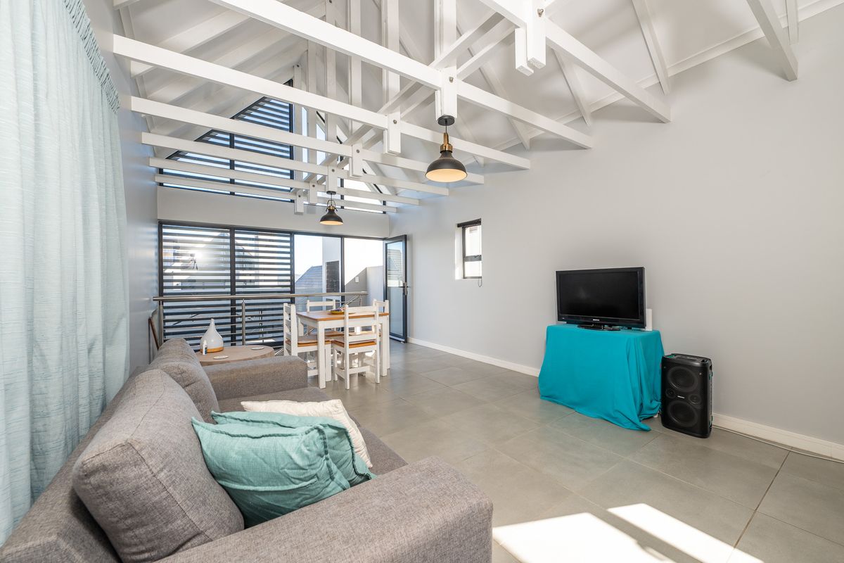 Charming Contemporary Villa in Hartland Lifestyle Estate, Hartenbos - Photo 3