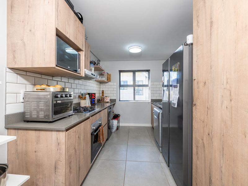 Charming Contemporary Villa in Hartland Lifestyle Estate, Hartenbos - Photo 6
