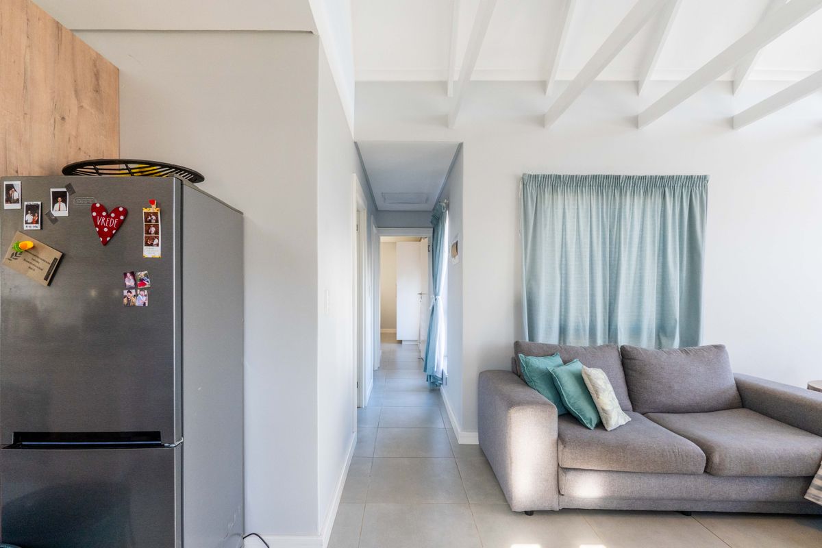 Charming Contemporary Villa in Hartland Lifestyle Estate, Hartenbos - Photo 5