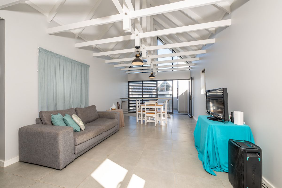 Charming Contemporary Villa in Hartland Lifestyle Estate, Hartenbos - Photo 2