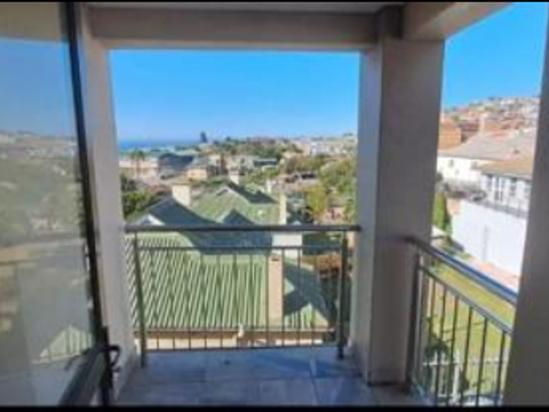 Exceptional Value – Spacious Apartment with Stunning Sea Views in the Heart of Mossel Bay - Photo 8
