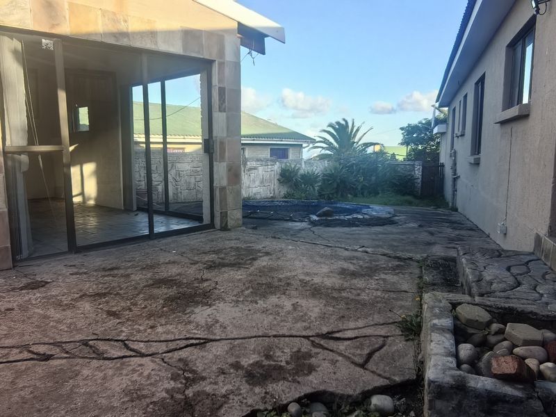 3-Bedroom Stand-Alone Home in Dana Bay - Photo 5