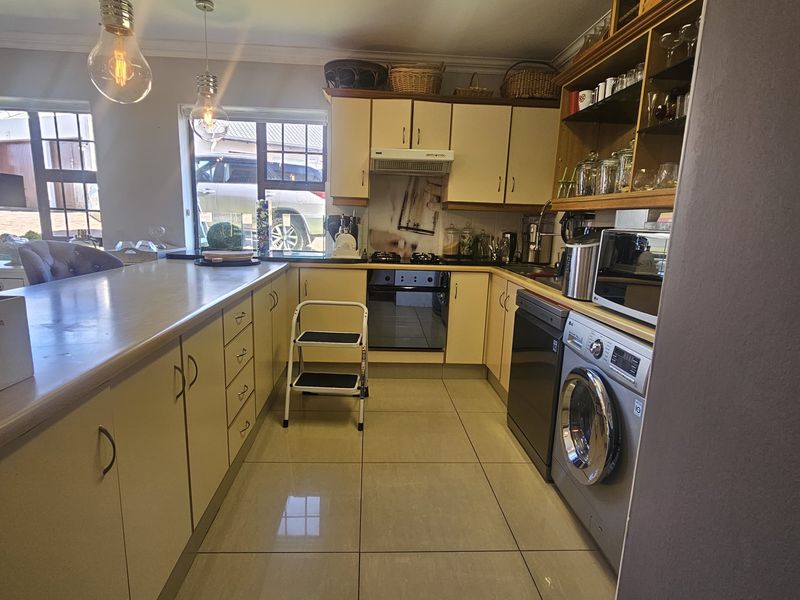 Easy lock-up & go lifestyle in Mossel Bay Golf Estate - Photo 4