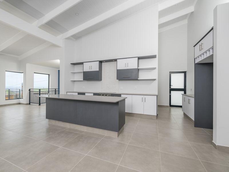 Coastal Living with Panoramic Ocean Views – Dana Bay - Photo 9