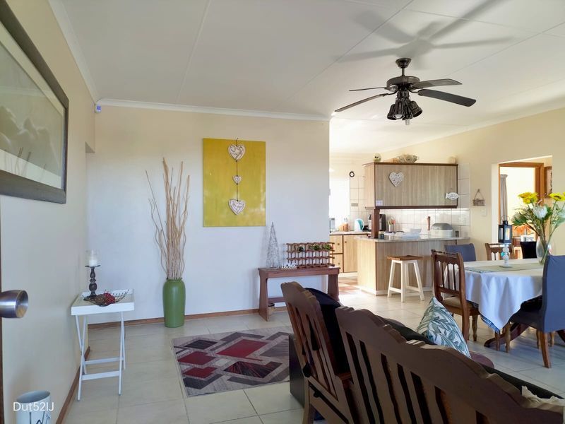 IDEAL HOLIDAY RETREAT - Photo 7