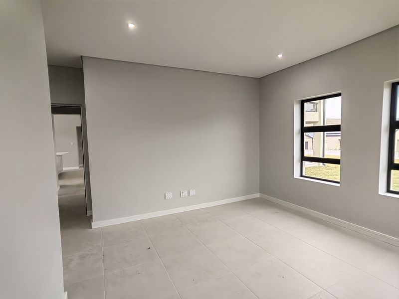 Modern 2-Bedroom Home To Rent in Hartland - Photo 9