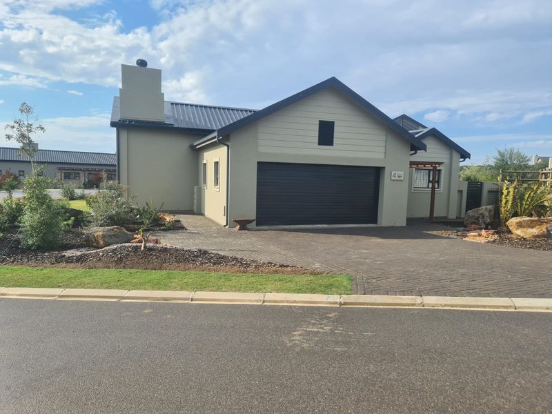 Modern 2-Bedroom Home To Rent in Hartland - Photo 3