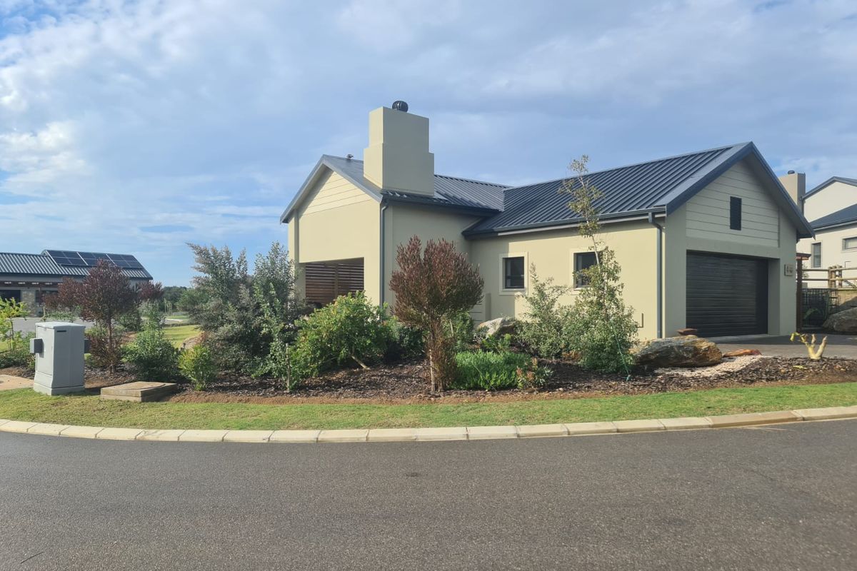 Modern 2-Bedroom Home To Rent in Hartland - Photo 2
