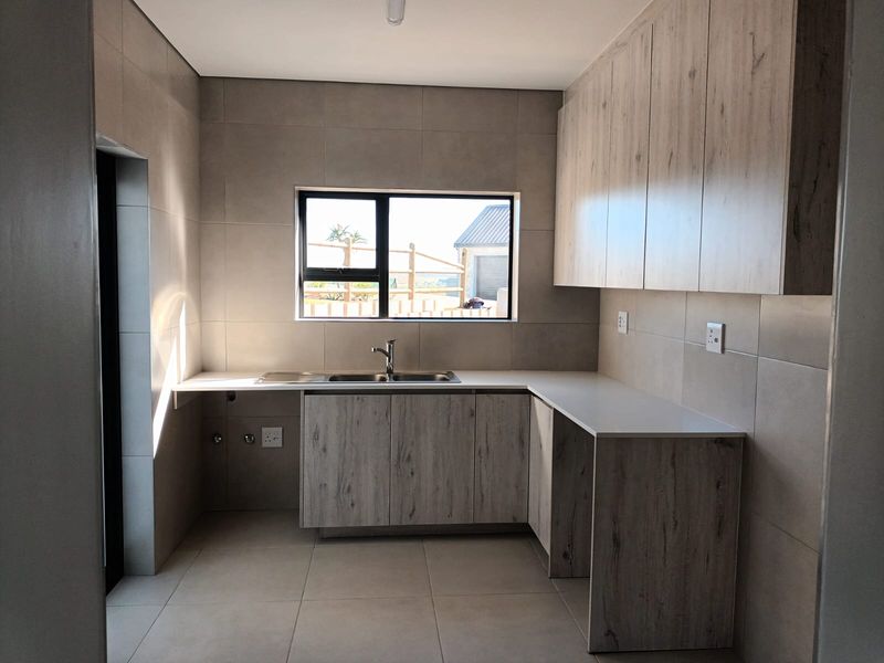 Modern 2-Bedroom Home To Rent in Hartland - Photo 5