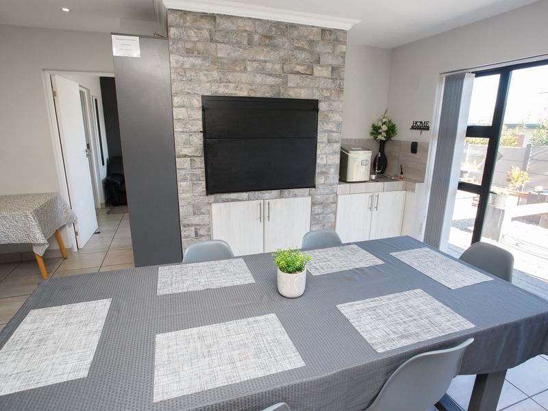 FAMILY HOME WITH FLAT IN REEBOK - Photo 7