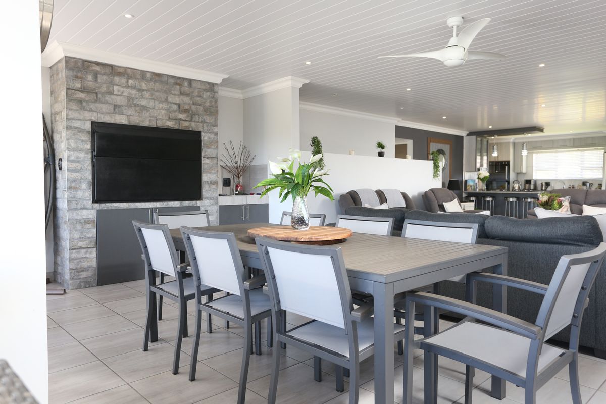 FAMILY HOME WITH FLAT IN REEBOK - Photo 3