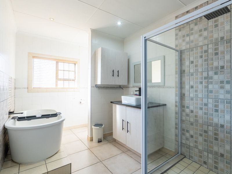Exclusive Mandate – Strong Facebrick Home with Dual Living Potential - Photo 9