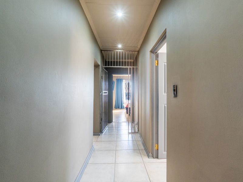 Exclusive Mandate – Strong Facebrick Home with Dual Living Potential - Photo 10