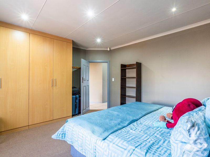 Exclusive Mandate – Strong Facebrick Home with Dual Living Potential - Photo 9