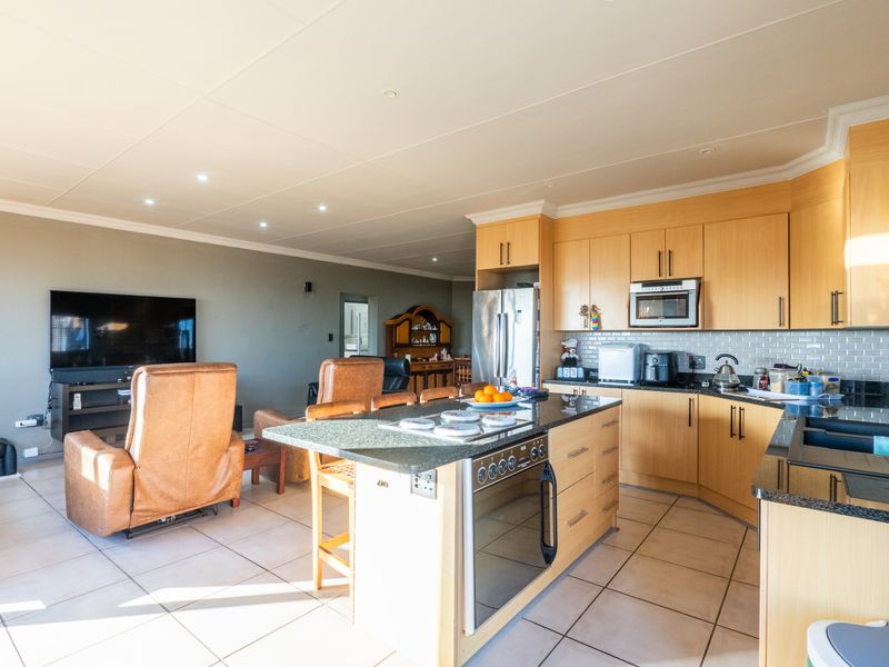 Exclusive Mandate – Strong Facebrick Home with Dual Living Potential - Photo 3