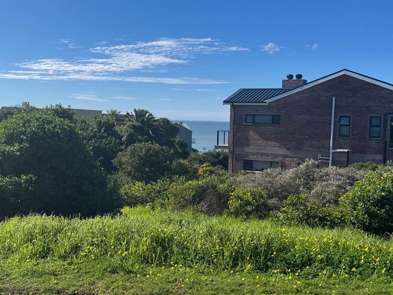 A prime 590m2 erf boasting spectacular sea views in picturesque Vleesbaai! - Photo 1