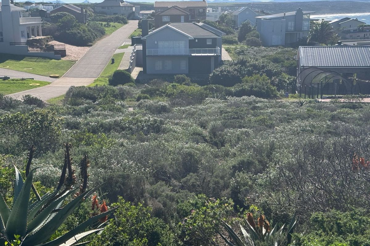 A prime 652m2 erf boasting spectacular sea views in picturesque Vleesbaai! - Photo 5