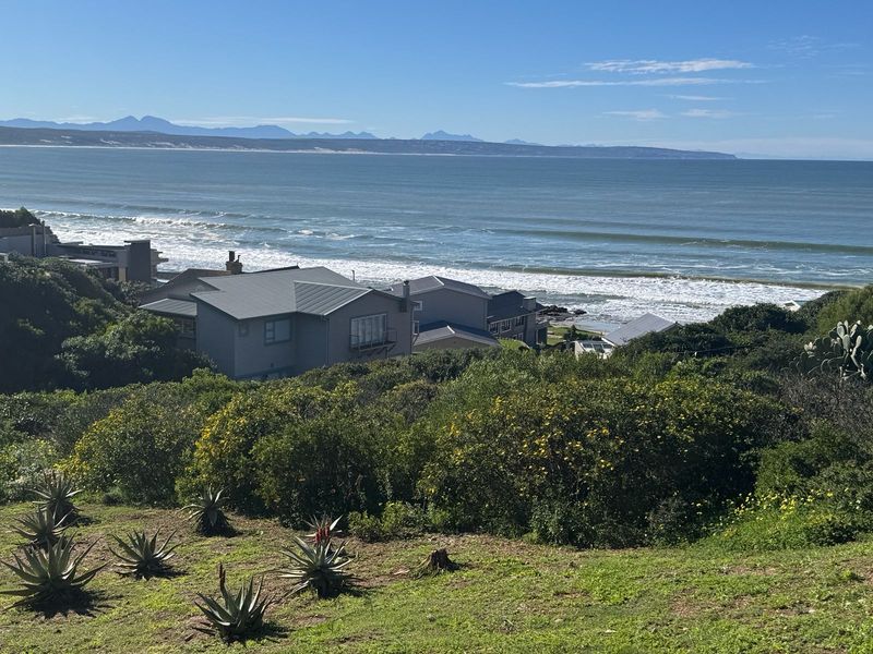 A prime 559m2 erf boasting unique spectacular sea views in picturesque Vleesbaai! - Photo 1