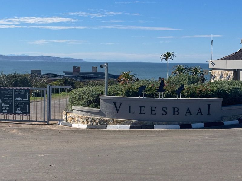 A prime 559m2 erf boasting unique spectacular sea views in picturesque Vleesbaai! - Photo 3