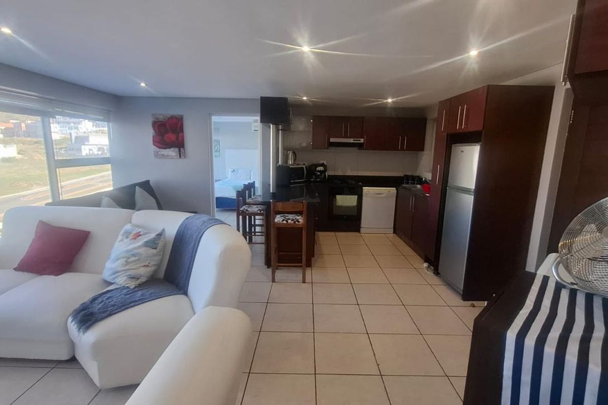 Beachside Escape in De Bakke, Mossel Bay - Photo 2