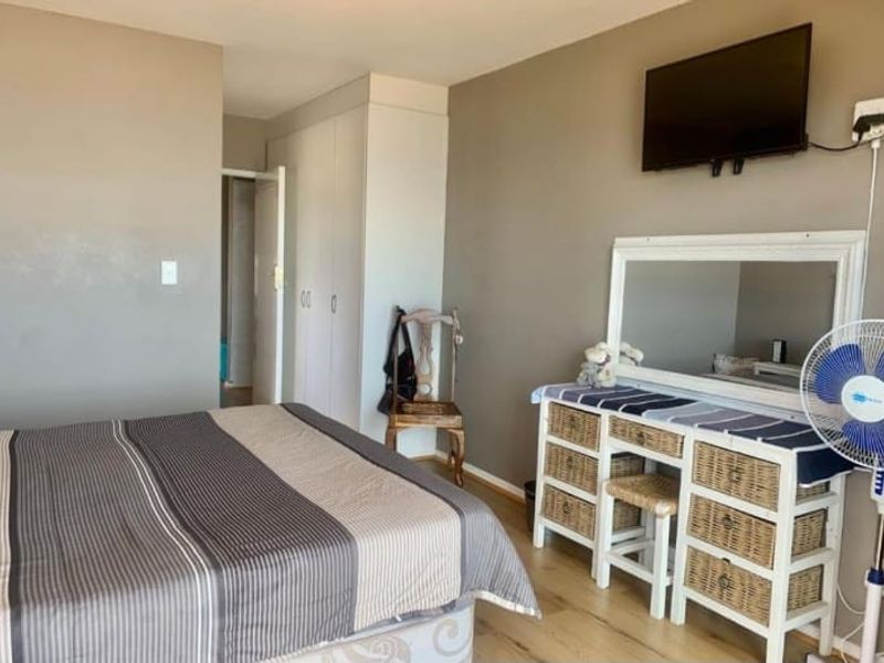Prime - Two Bedroom Apartment in De Bakke, Mossel Bay - Photo 9