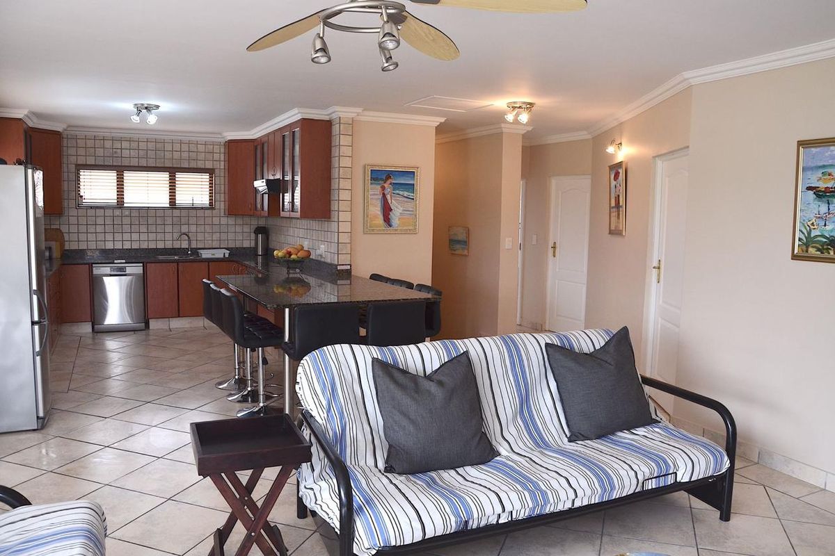 6 Bedroom Spacious Coastal Retreat in the Heart of Hartenbos - Photo 3