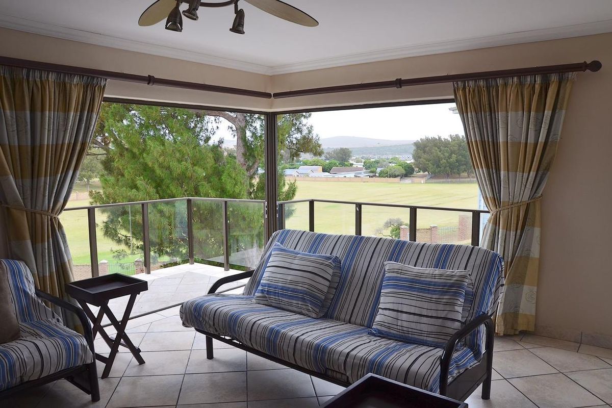 6 Bedroom Spacious Coastal Retreat in the Heart of Hartenbos - Photo 5