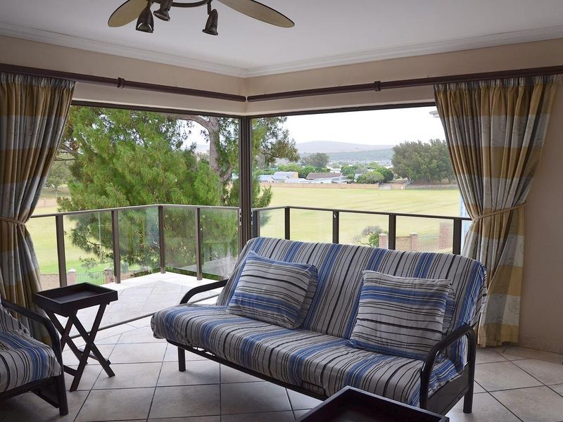 6 Bedroom Spacious Coastal Retreat in the Heart of Hartenbos - Photo 5