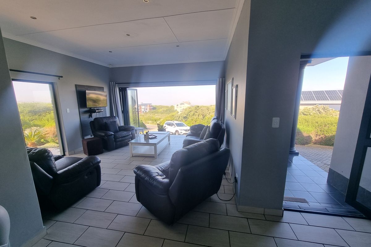 Highly Exclusive Moquini Coastal Estate – Live Where the Ocean Meets Luxury - Photo 4