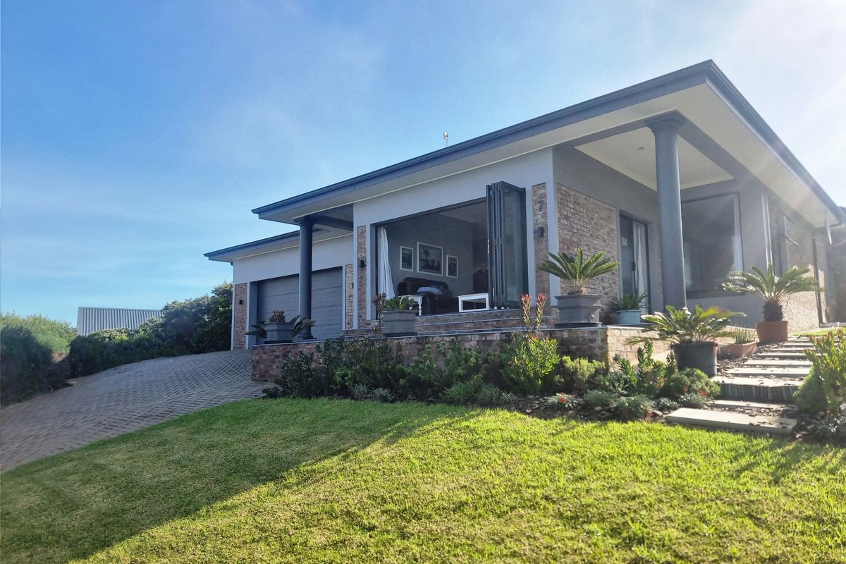 Highly Exclusive Moquini Coastal Estate – Live Where the Ocean Meets Luxury - Photo 2