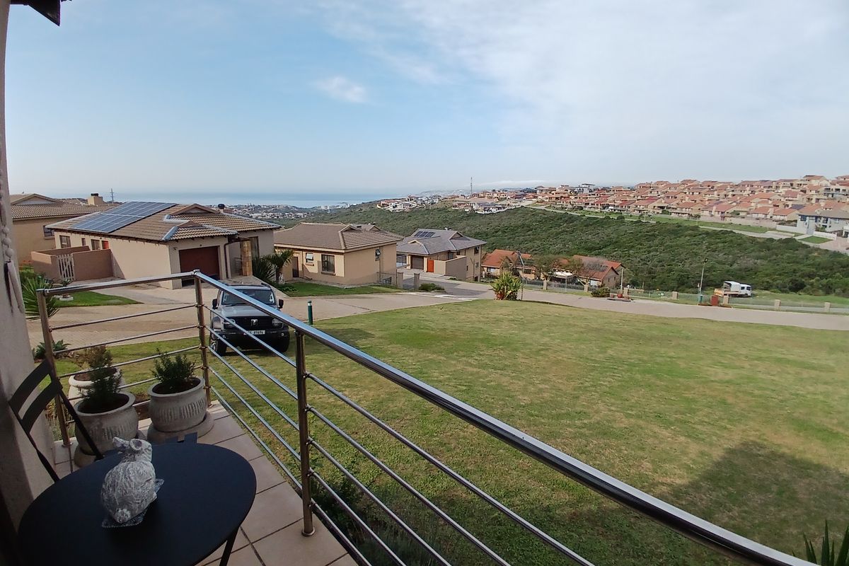Move in, relax, and enjoy the best of coastal living. - Photo 2