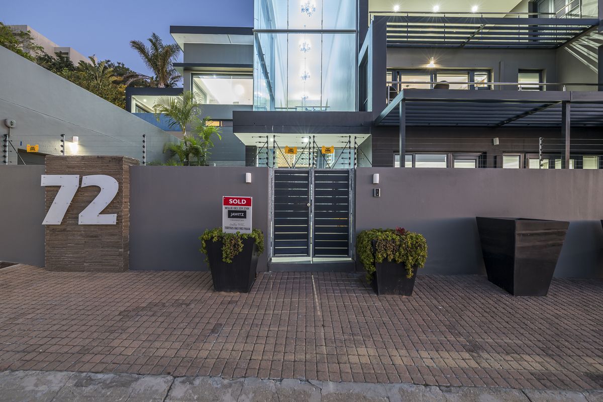 Coastal Luxury Defined Masterpiece in Mossel Bay Central - Photo 3