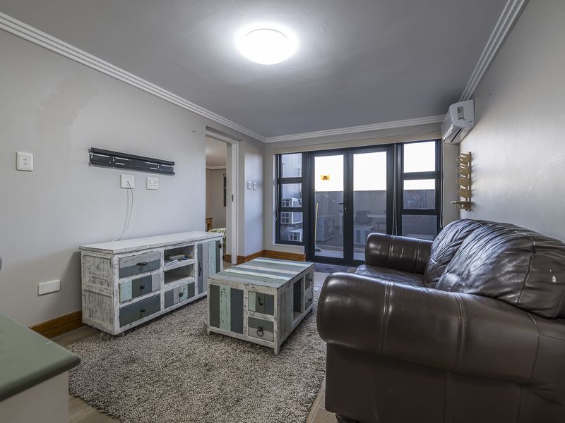 Coastal Luxury Defined Masterpiece in Mossel Bay Central - Photo 6