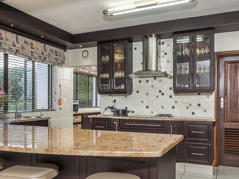 Spacious Family Home with Sea, Golf Course and Mountain Views in Mossel Bay Golf Estate - Photo 10