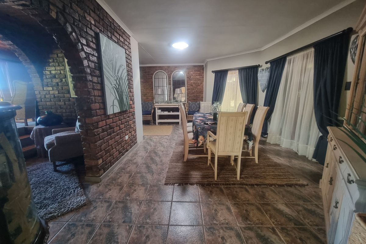 🏡 For Sale: Spacious 6-Bedroom Family Home – Mossel Bay - Photo 4