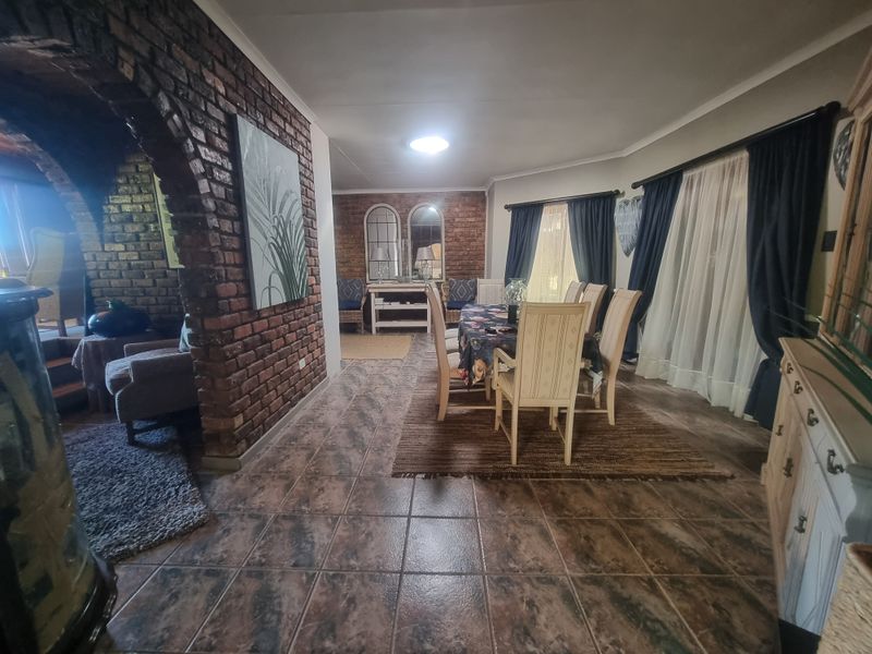 🏡 For Sale: Spacious 6-Bedroom Family Home – Mossel Bay - Photo 4