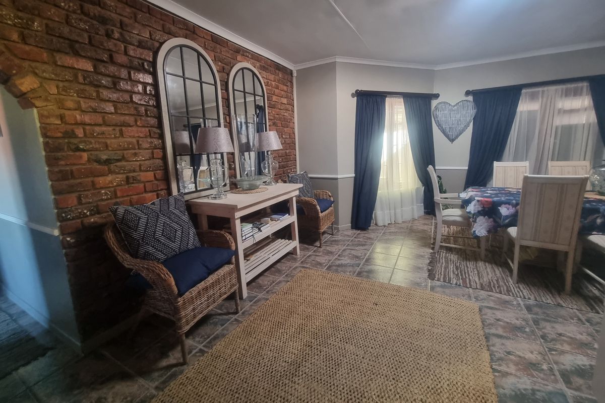 🏡 For Sale: Spacious 6-Bedroom Family Home – Mossel Bay - Photo 5