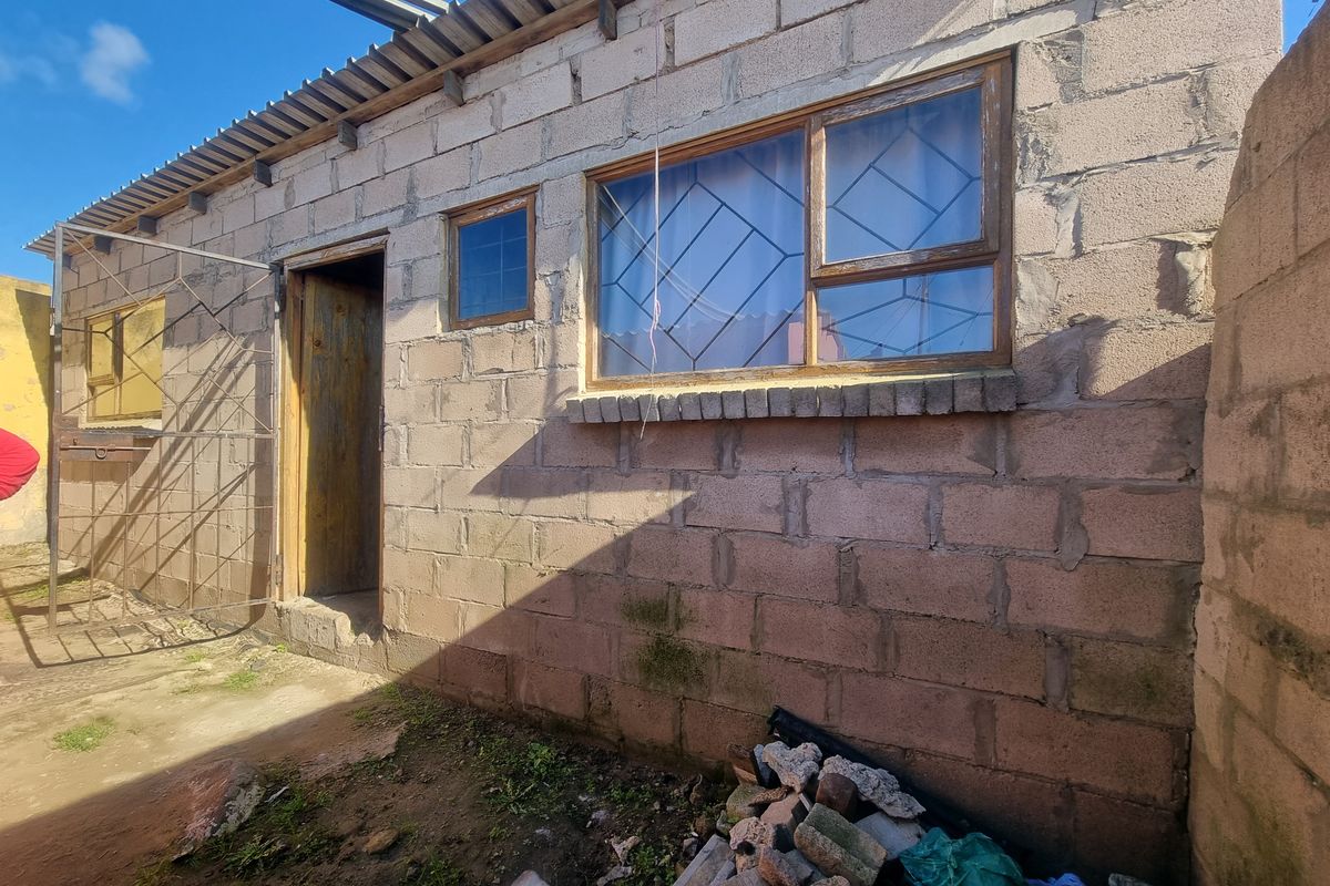 2-Bedroom House with 2-Bedroom Flatlet – Asla, Kwanonqaba, Mossel Bay - Photo 4