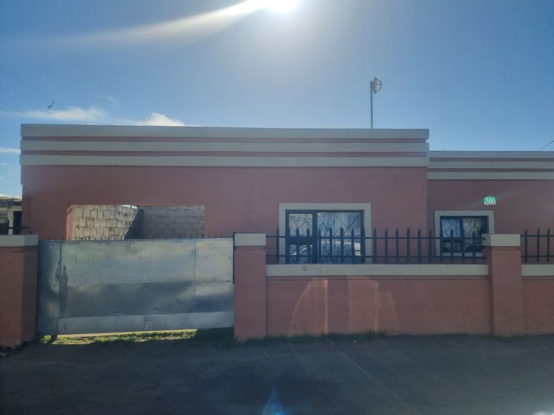 2-Bedroom House with 2-Bedroom Flatlet – Asla, Kwanonqaba, Mossel Bay - Photo 2