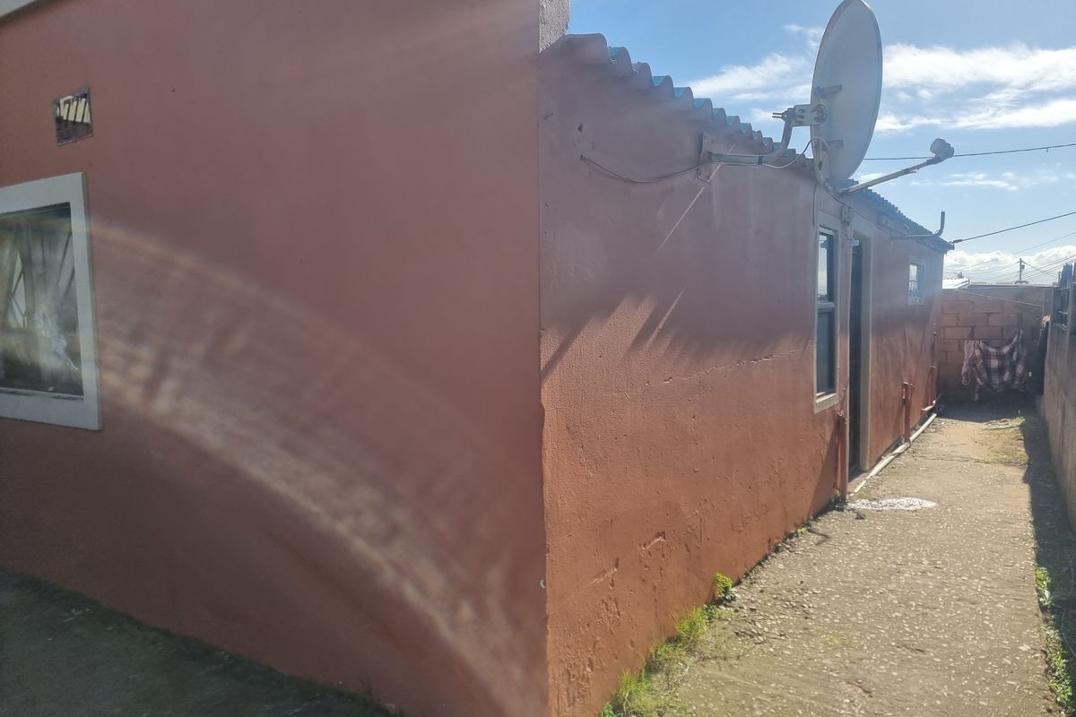 2-Bedroom House with 2-Bedroom Flatlet – Asla, Kwanonqaba, Mossel Bay - Photo 3