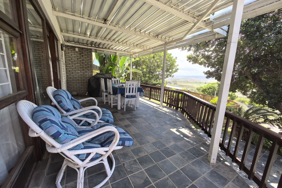 Spacious Family home. - Photo 3