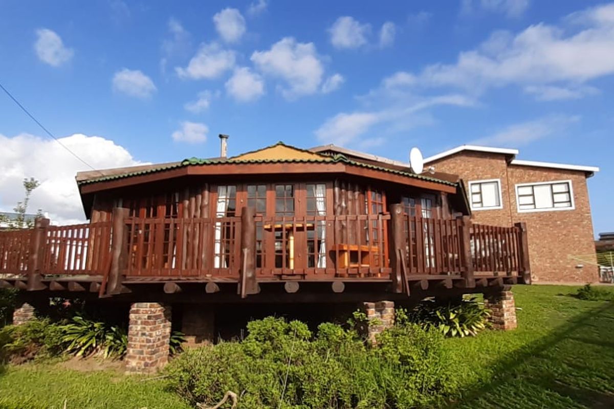 WOODCRAFTED GEM IN BOGGOMSBAAI - Photo 5